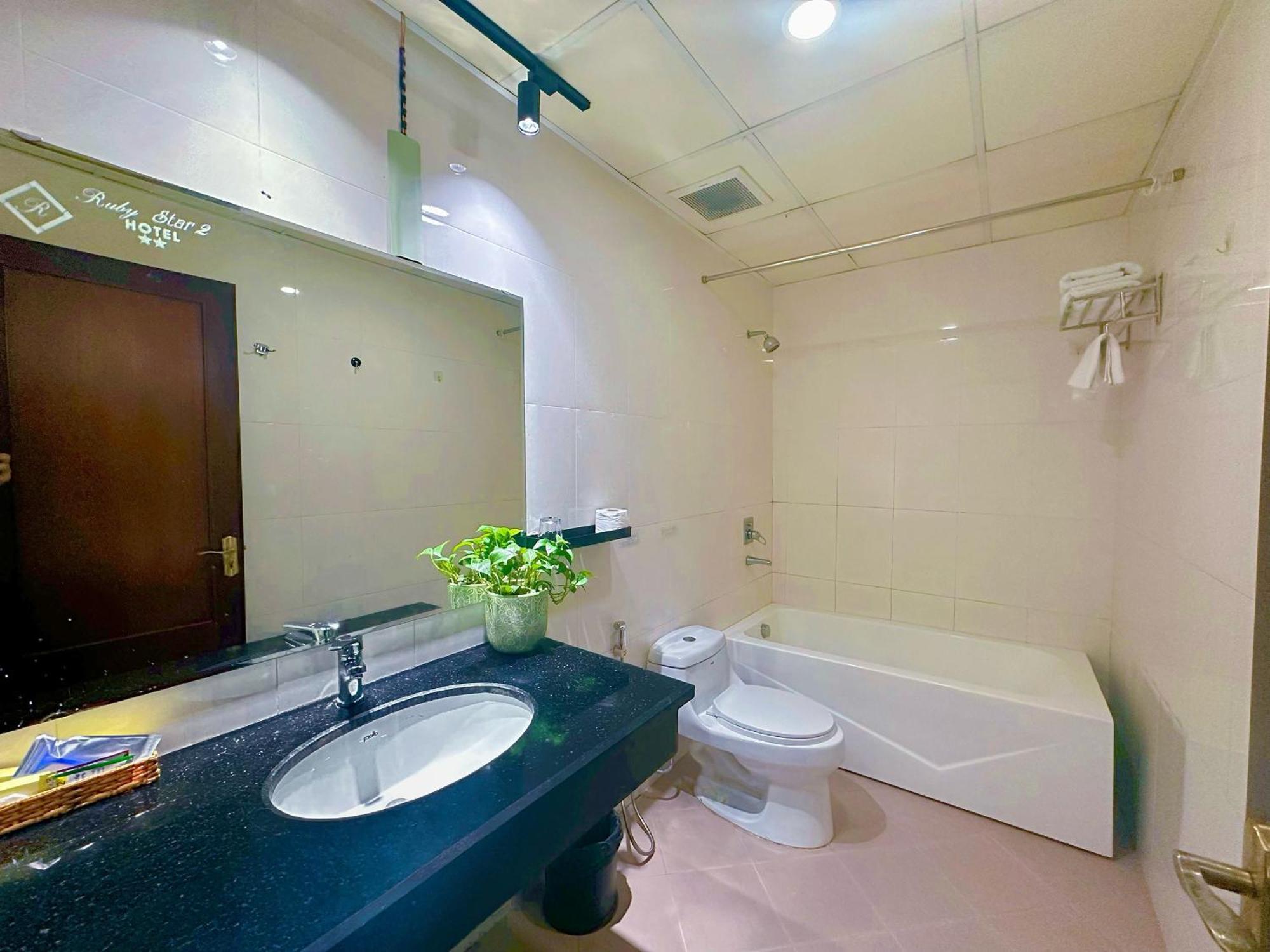 Ruby Star Hotel- Near Ben Thanh Market Ho Si Minh-város Kültér fotó